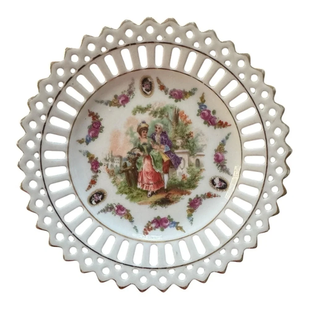 GERMANY PIERCED GOLD EDGES PORCELAIN VIENNESE MOTIF 6 PIECES PLATES COLLECTIBLE
